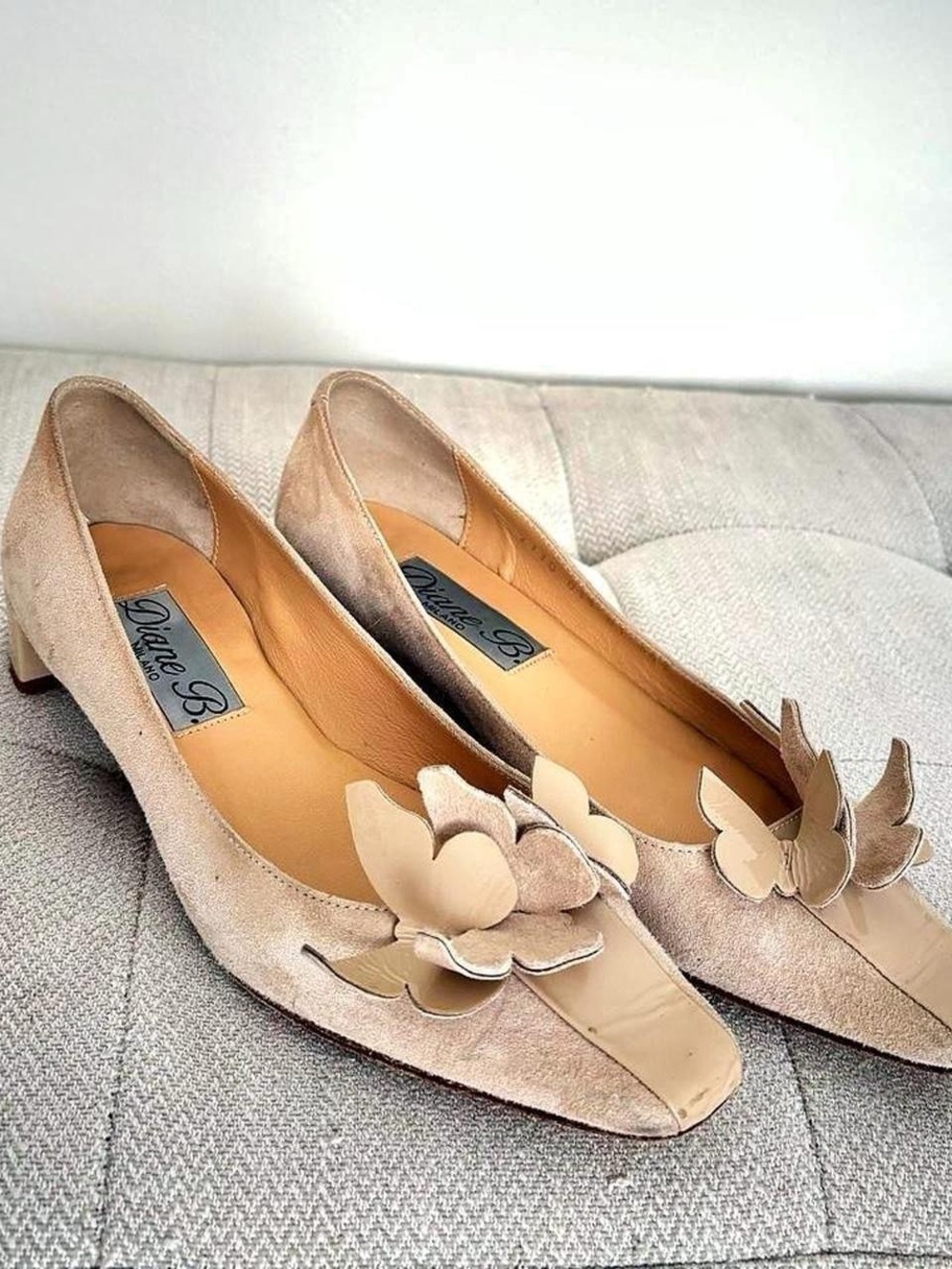 Vintage Beige Suede Floral Appliqué Loafers